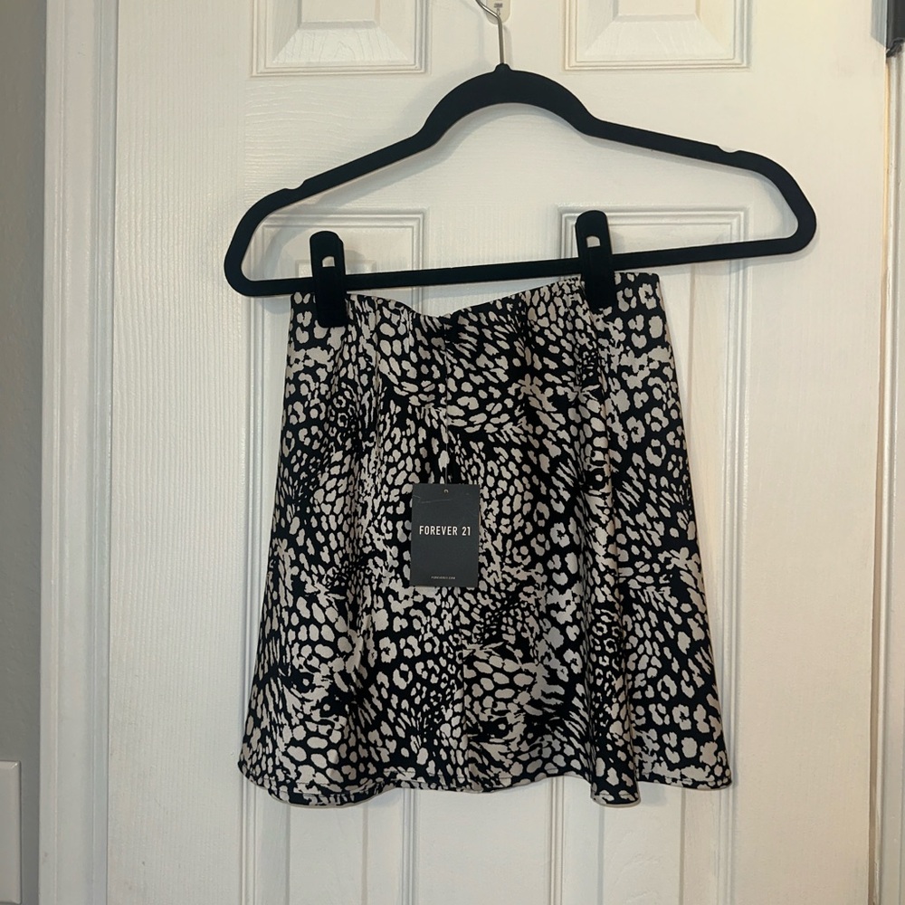NWT Forever 21 Leopard Print Skirt - Picture 5 of 6